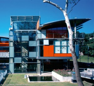 --------------------------------------------------------------------------------
Project Description
--------------------------------------------------------------------------------
Orban Hegyi Ut. , Budapest  / Ungarn
The Austrian School in Budapest is an obviously contemporary, open, light-flooded glass appliance that slides up beside a banal school building from the 19th century.