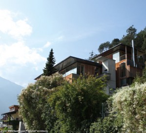 --------------------------------------------------------------------------------
Project Description
--------------------------------------------------------------------------------
Uncoupled private sphere. Twenty-seven kilometers west of the City in the Mountains, it is intended to build four apartments, each lying vertically above another in one building located on a sloping property.